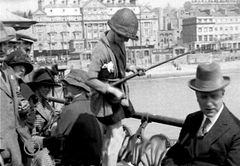 Angling-Competition-on-the-Palace-Pier.1933